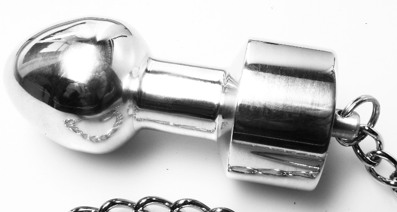 Anal Plug Metall mit Kette und Ring 40mm Anal Plug Metall mit Kette und Ring 40mm
