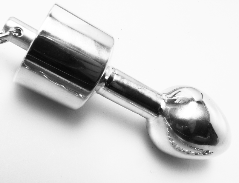 Anal Plug Metall mit Kette und Ring 30mm Anal Plug Metall mit Kette und Ring 30mm