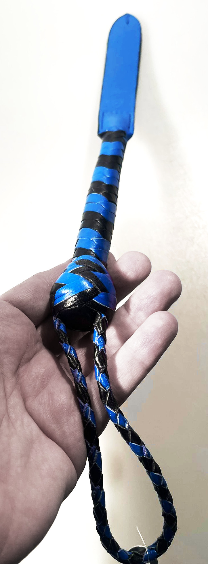 Kurzer Kantschu - Hochwertige Lederpeitsche mit Klatsche 36cm Black-Blue