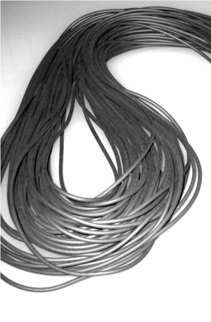 BASTEL - Rundgummi voll 2mm pro Meter